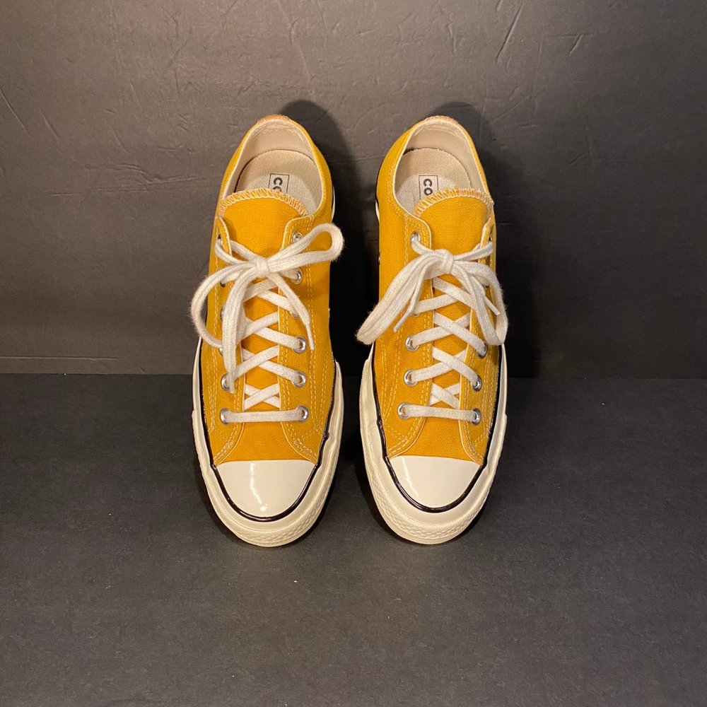 Converse Chuck 70 Low Top in Sunflower Yellow EUC - Mens 7.5 / Womens 9.5